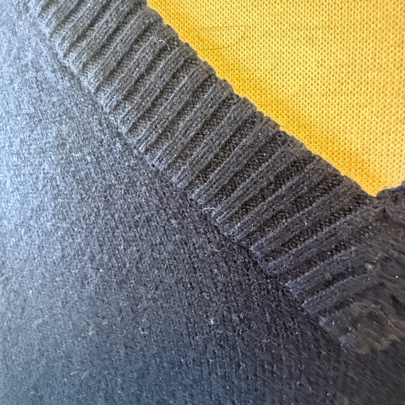 L L Bean Navy Blue V-Neck Cashmere Sweater, L - Picture 5 of 8